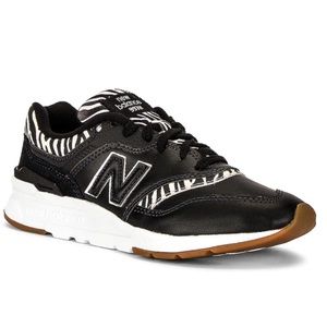 Sneakers New Balance in Black and white in size 6 and 6.5